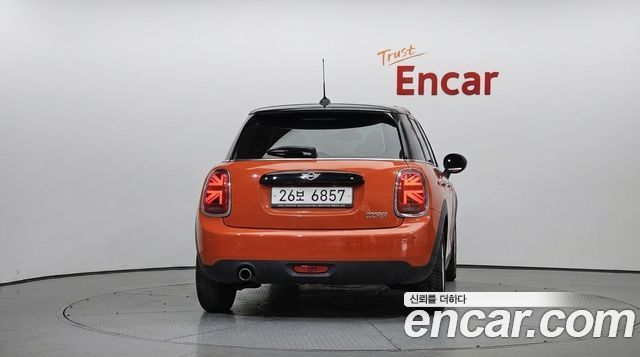 Mini Cooper 2019 — photo 4