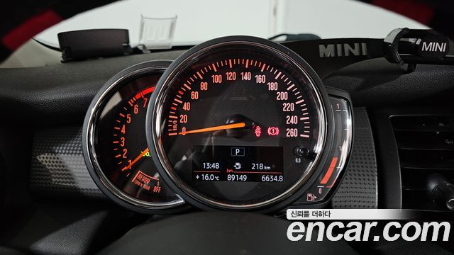 Mini Cooper 2019 — photo 8