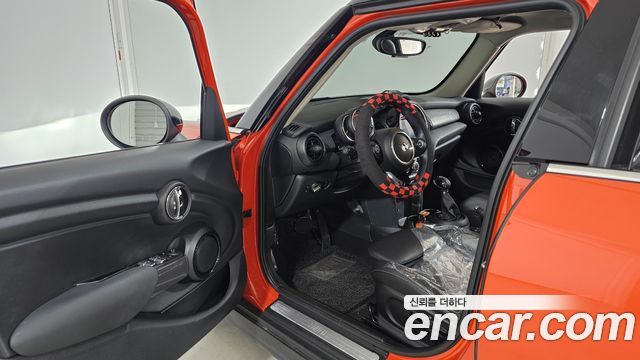 Mini Cooper 2019 — photo 10