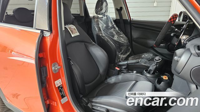 Mini Cooper 2019 — photo 11