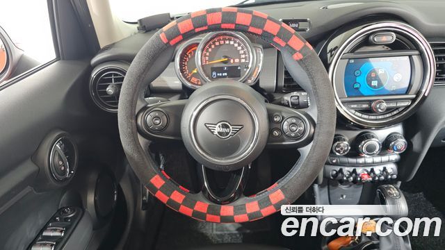 Mini Cooper 2019 — photo 13