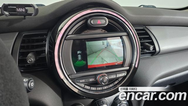 Mini Cooper 2019 — photo 18