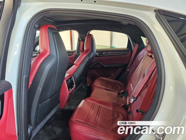 Porsche Cayenne 2020 — photo 6