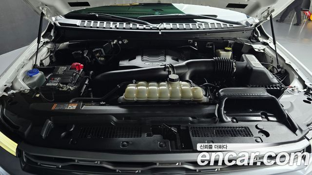 Ford Expedition 2022 — photo 6