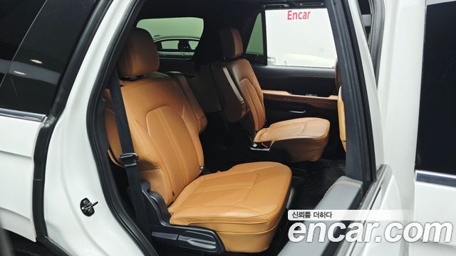 Ford Expedition 2022 — photo 17