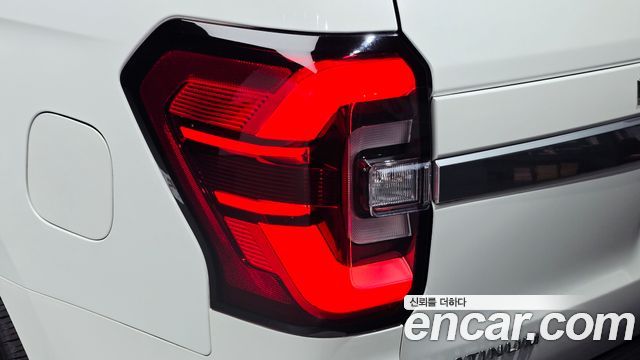 Ford Expedition 2022 — photo 9