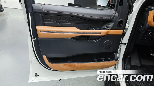 Ford Expedition 2022 — photo 14