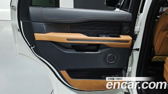 Ford Expedition 2022 — photo 15
