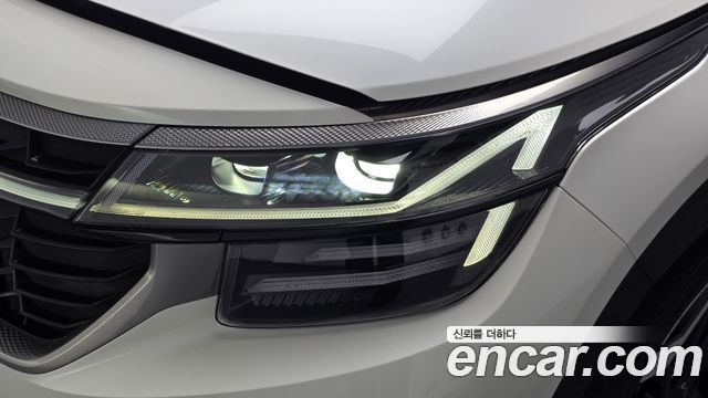 Kia Seltos 2023 — photo 8