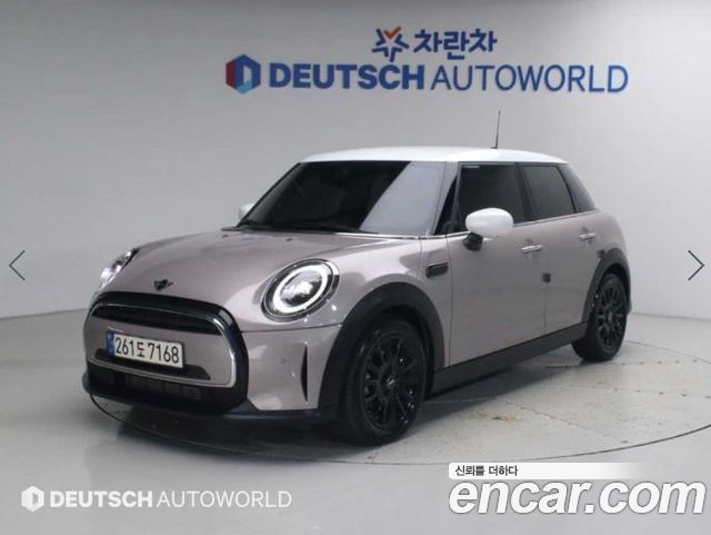 Mini Cooper 2024 — photo 1