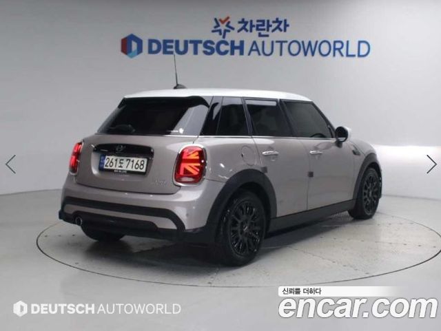 Mini Cooper 2024 — photo 2