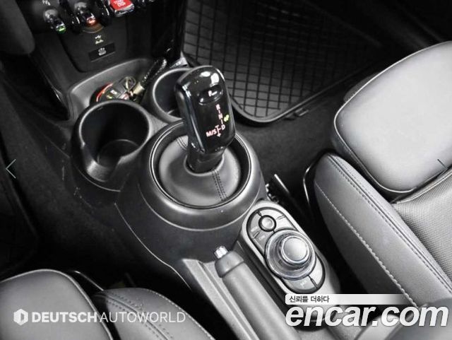 Mini Cooper 2024 — photo 9