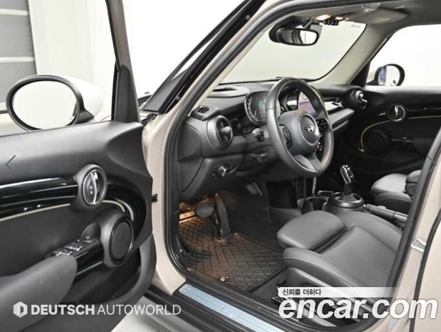Mini Cooper 2024 — photo 11