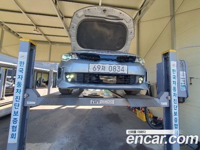 Kia K5 2017 — photo 1