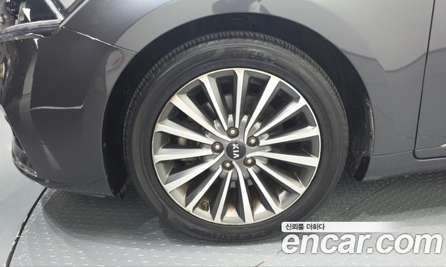 Kia K7 2018 — photo 5