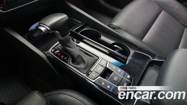 Kia K7 2018 — photo 12