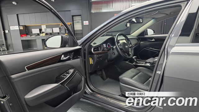 Kia K7 2018 — photo 13