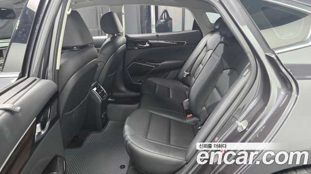 Kia K7 2018 — photo 18