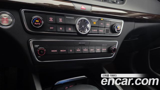 Kia K7 2018 — photo 24