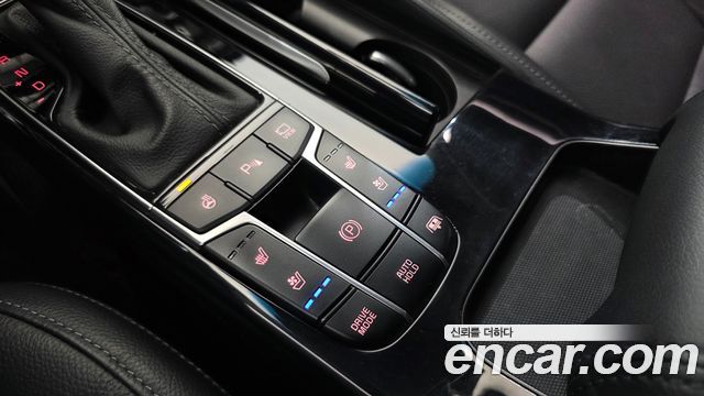 Kia K7 2018 — photo 26