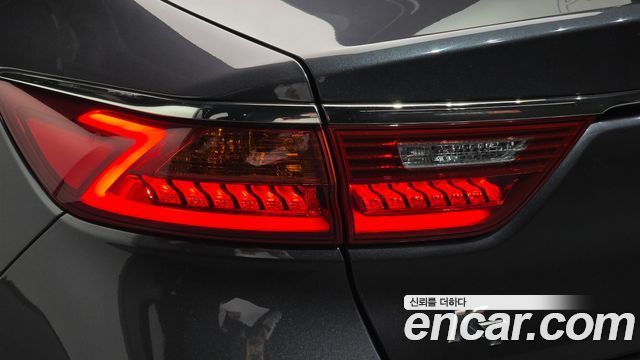 Kia K7 2018 — photo 9