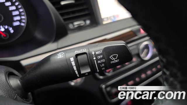 Kia K7 2018 — photo 27