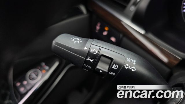 Kia K7 2018 — photo 28
