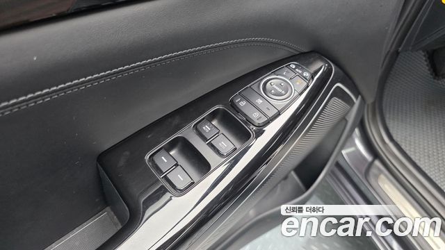 Kia K7 2018 — photo 29