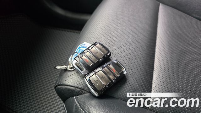 Kia K7 2018 — photo 30