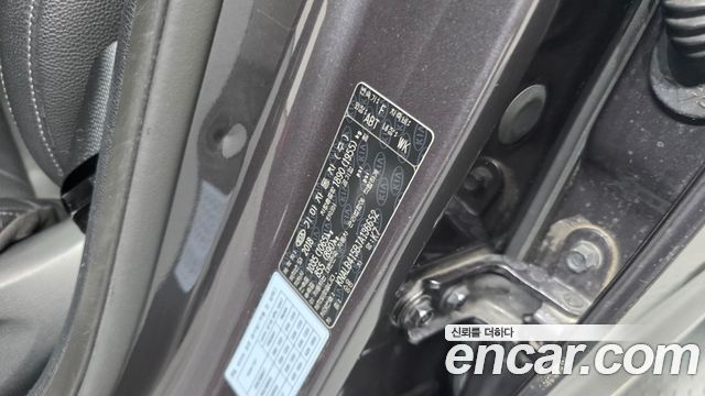 Kia K7 2018 — photo 31