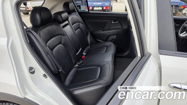 Kia Sportage 2012 — photo 11