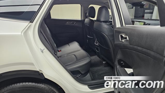 Kia Sportage 2023 — photo 17