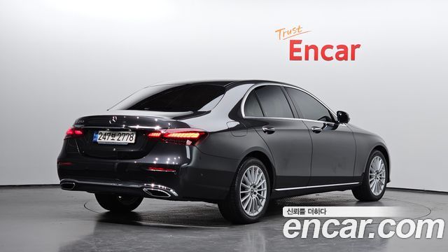 Mercedes-Benz E-Class 2022 — photo 2