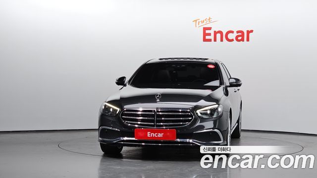 Mercedes-Benz E-Class 2022 — photo 3