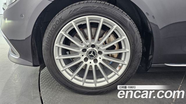 Mercedes-Benz E-Class 2022 — photo 5