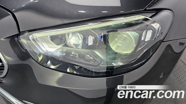Mercedes-Benz E-Class 2022 — photo 8