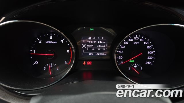 Kia Canival 2016 — photo 8