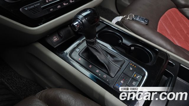 Kia Canival 2016 — photo 9
