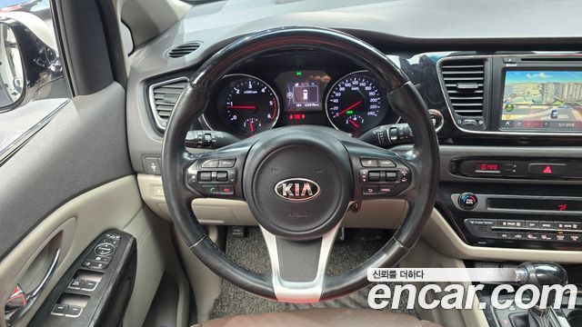 Kia Canival 2016 — photo 12