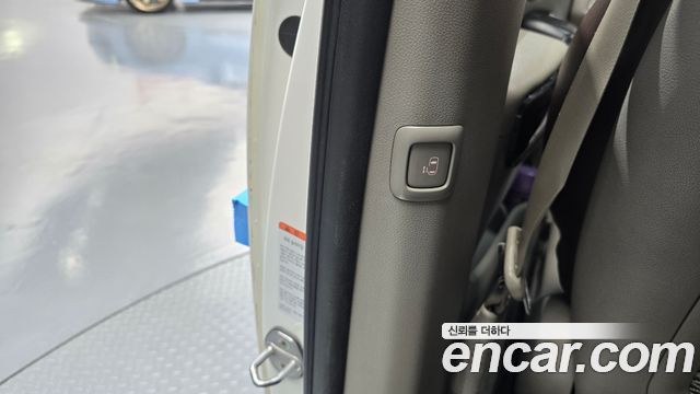 Kia Canival 2016 — photo 18