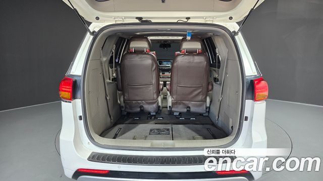 Kia Canival 2016 — photo 20