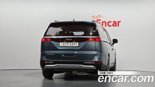 Kia Canival 2022 — photo 4