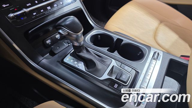 Kia Canival 2022 — photo 12