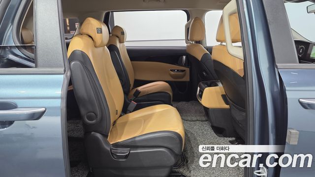 Kia Canival 2022 — photo 17