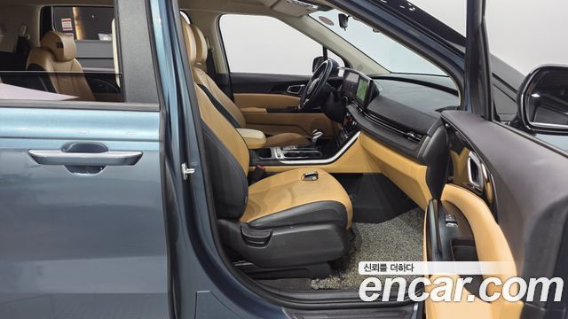 Kia Canival 2022 — photo 16