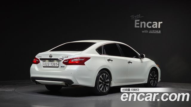 Nissan Altima 2018 — photo 2