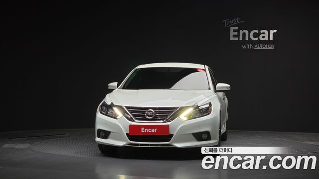 Nissan Altima 2018 — photo 3