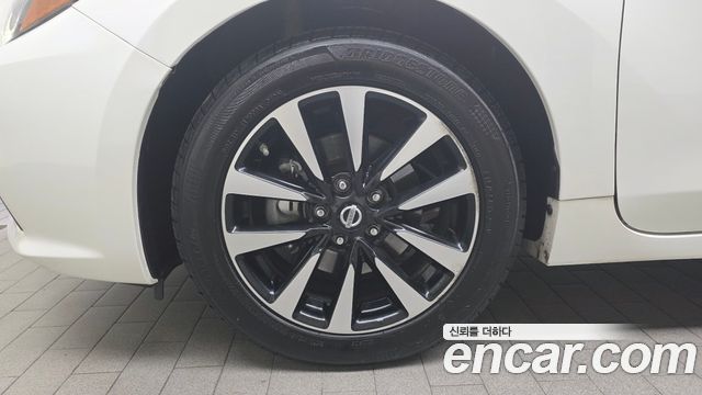 Nissan Altima 2018 — photo 5