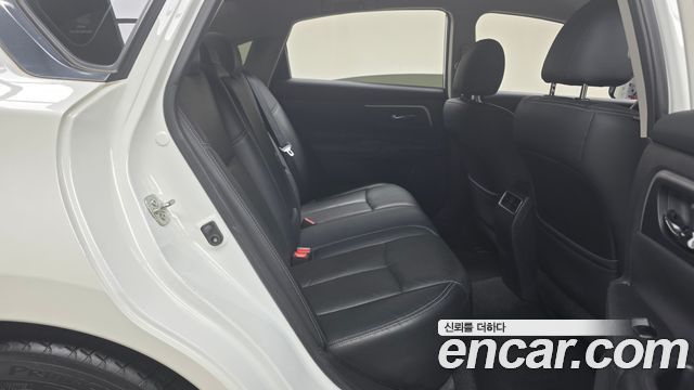 Nissan Altima 2018 — photo 17