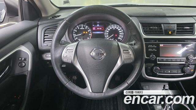 Nissan Altima 2018 — photo 19
